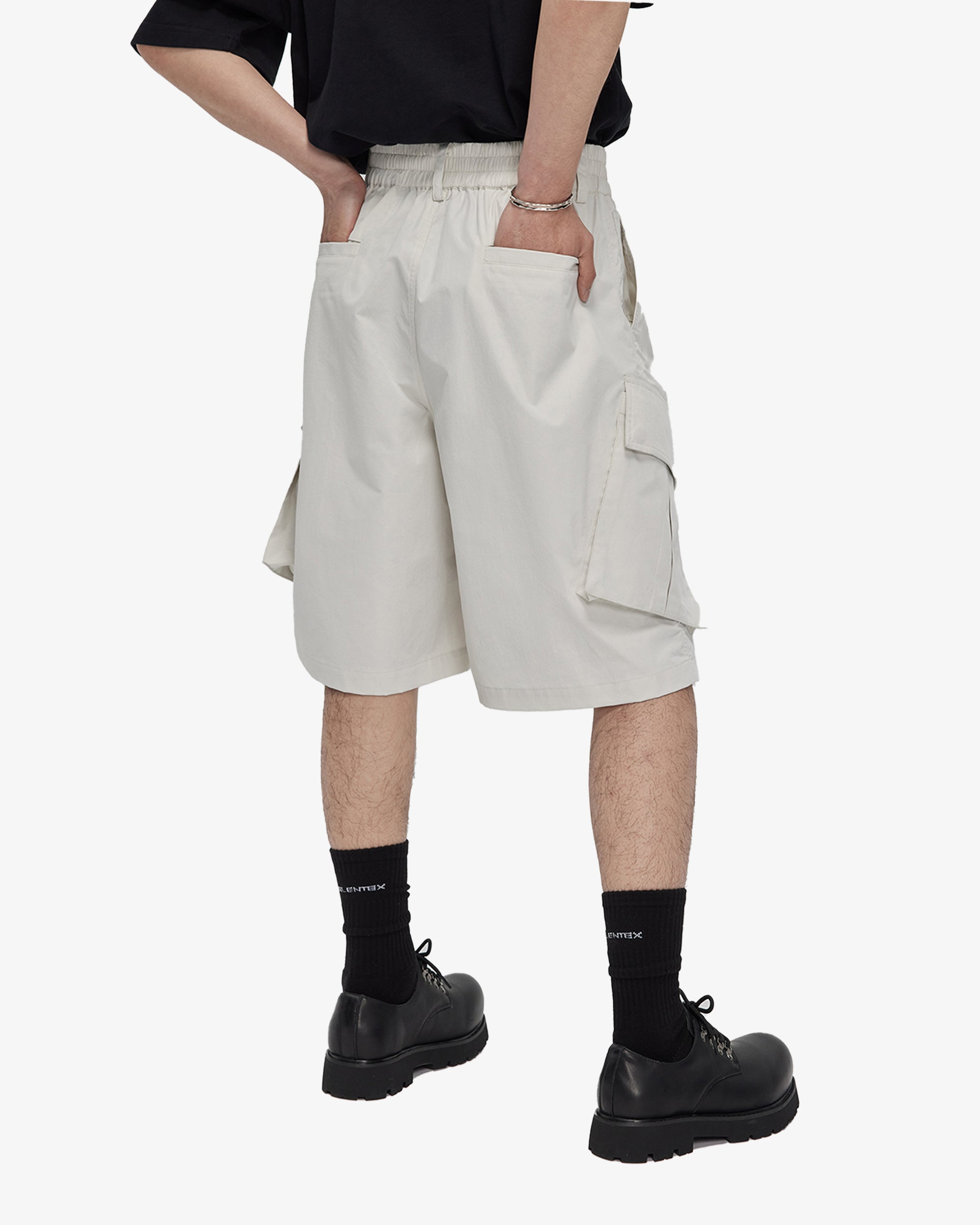 Anti Wrinkle Mid-Rise Cargo Shorts