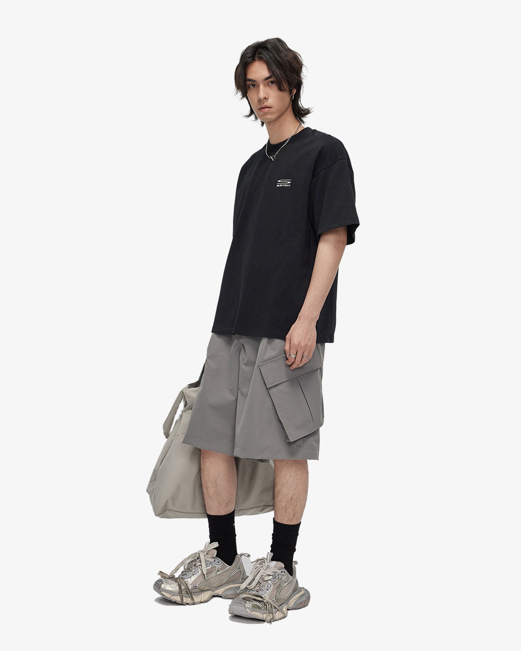 Anti Wrinkle Mid-Rise Cargo Shorts